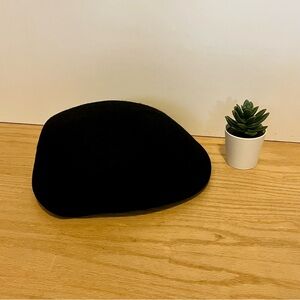 Logan Hill Wool Beret Hat / Cap in size Large